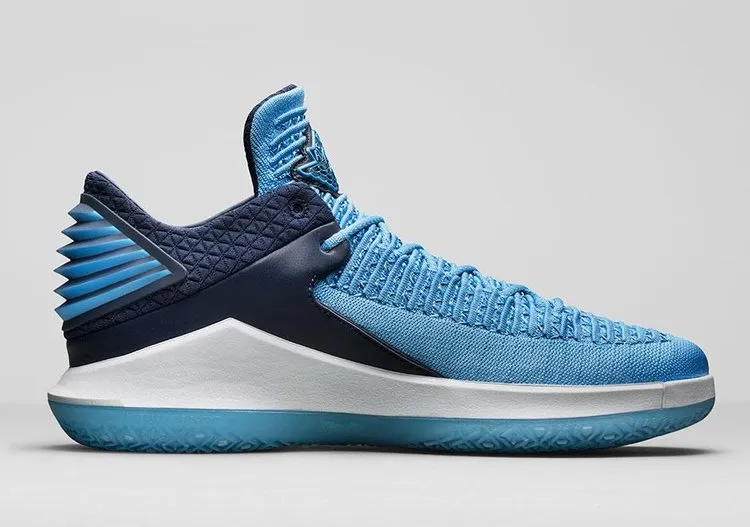 Air Jordan 32 Low Win Like 82 sneakers, blue