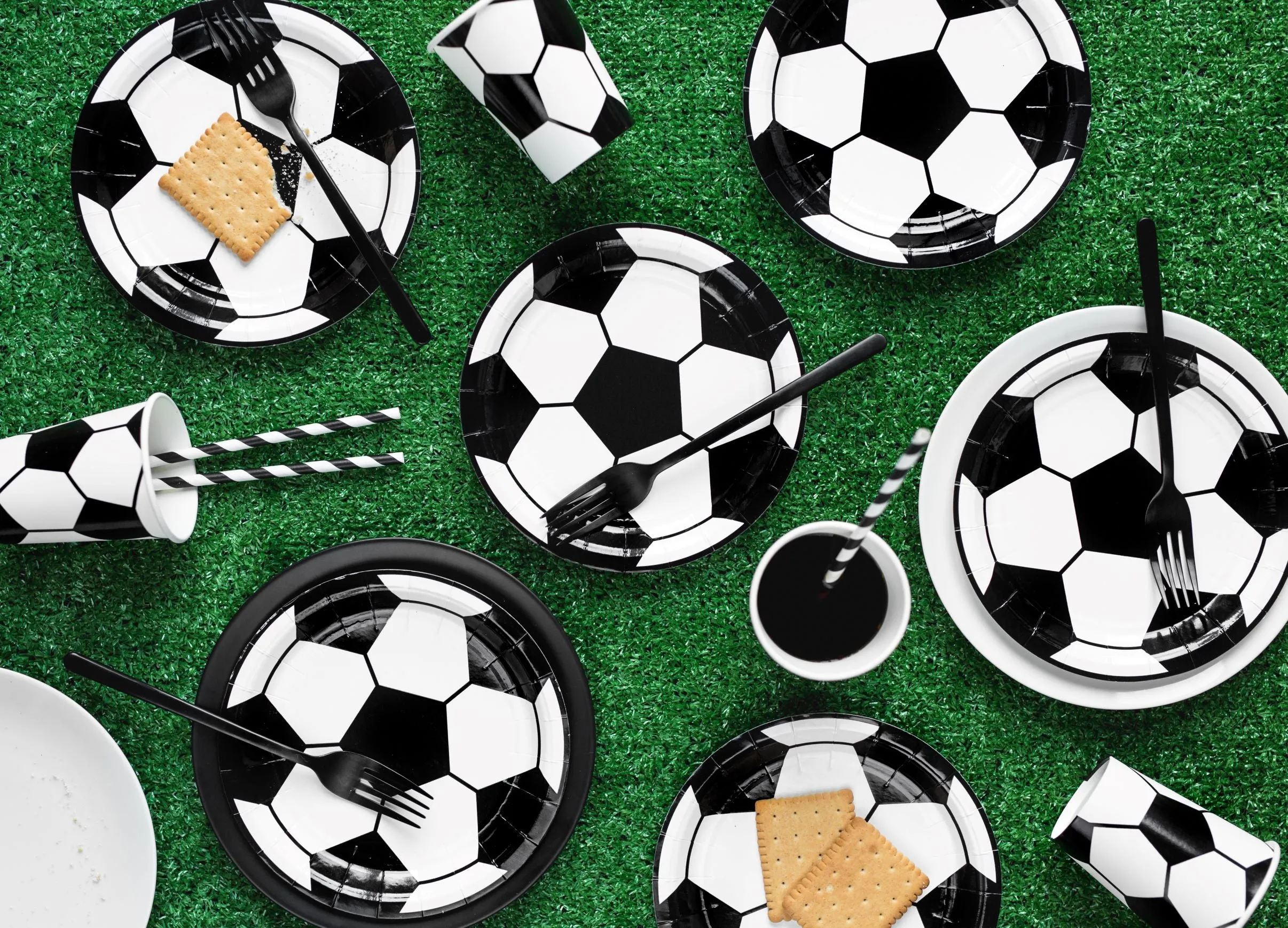 Football Paper Plates 18cm Pack of 6