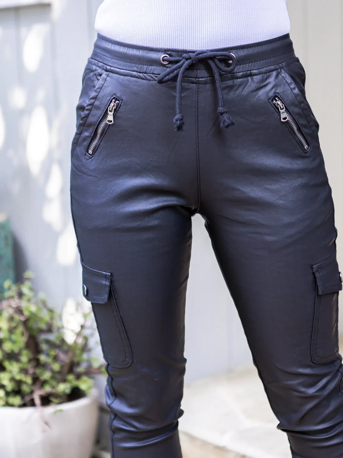 Jenni Joggers Leather Look *LONGER LENGTH*