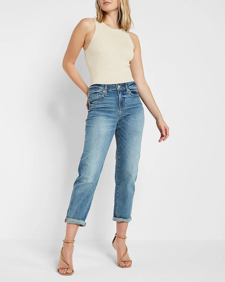 Mid Rise Medium Wash Boyfriend Jeans in Medium Wash