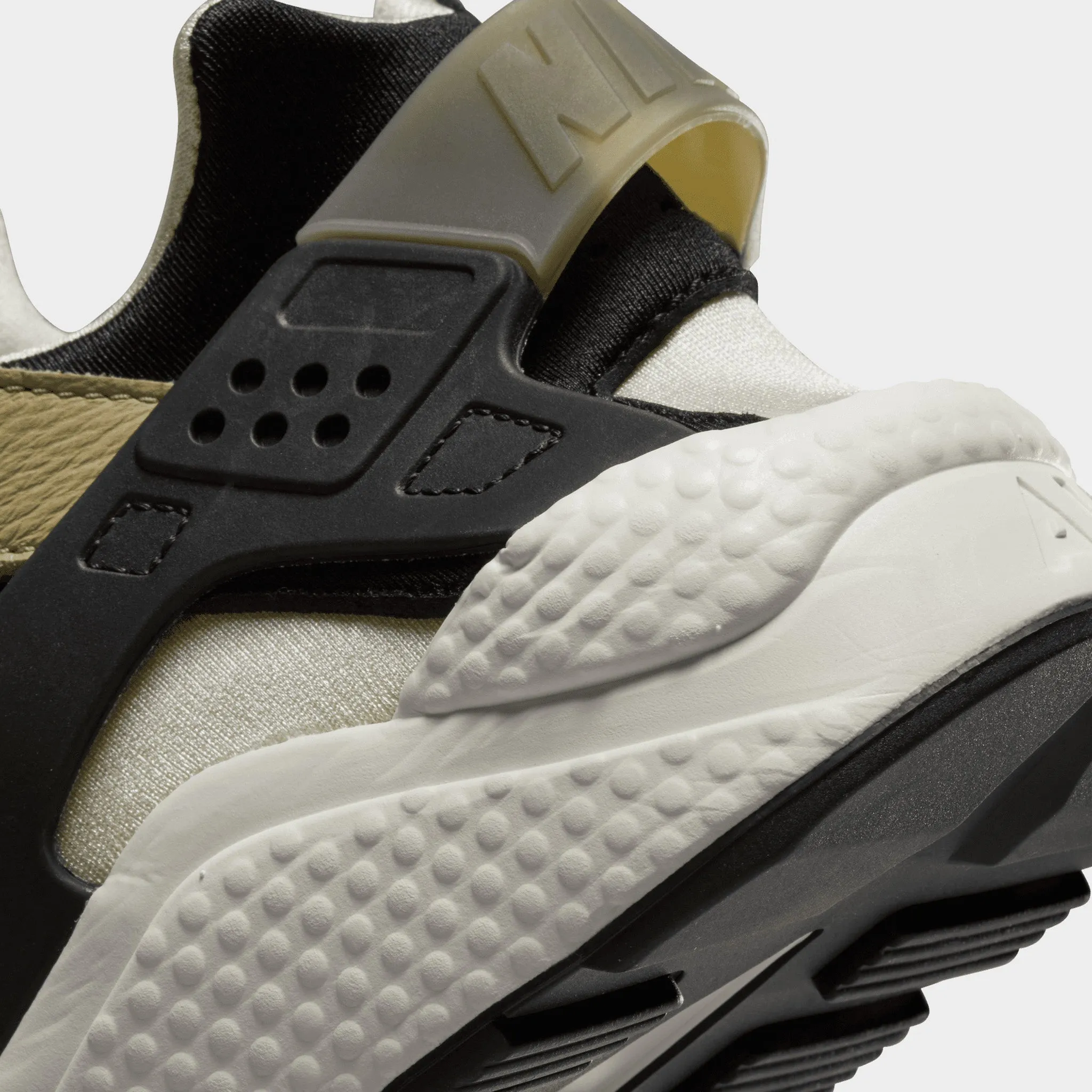 Nike Air Huarache Black / Khaki - Phantom