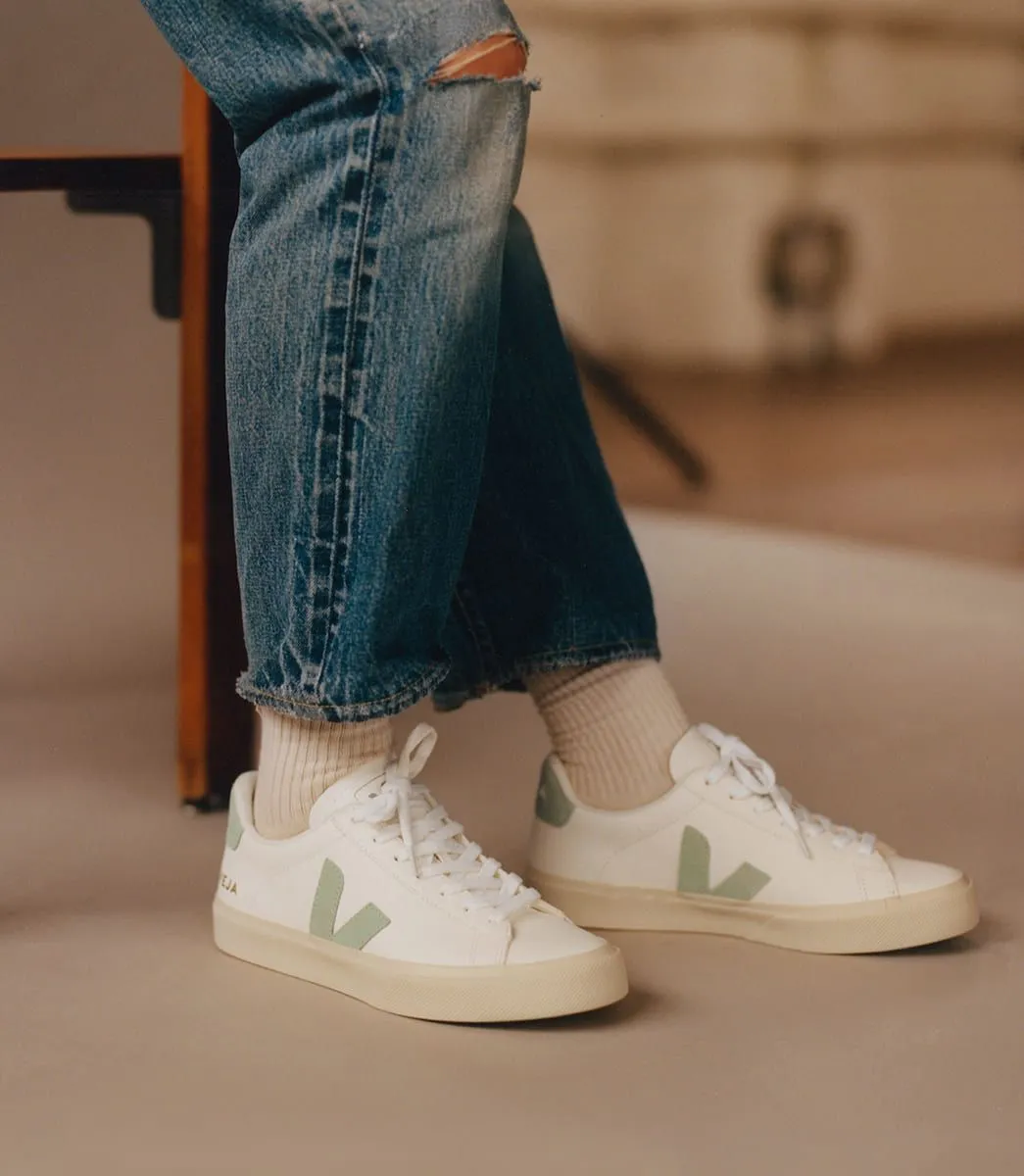 VEJA Campo Chromefree white matcha women